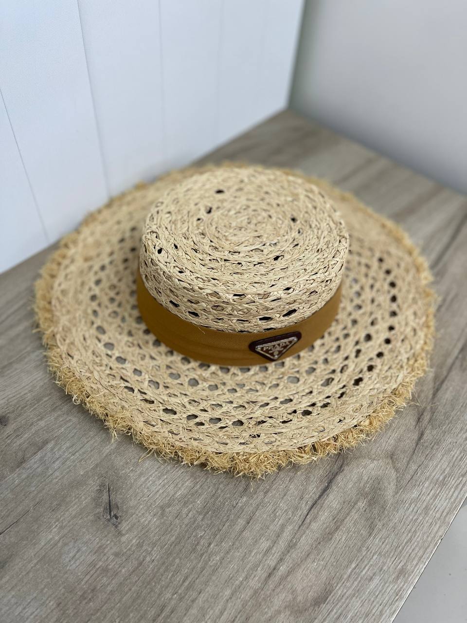 Премиальная шляпа Prada BP-35626 Премиальная шляпа Prada BP-35626