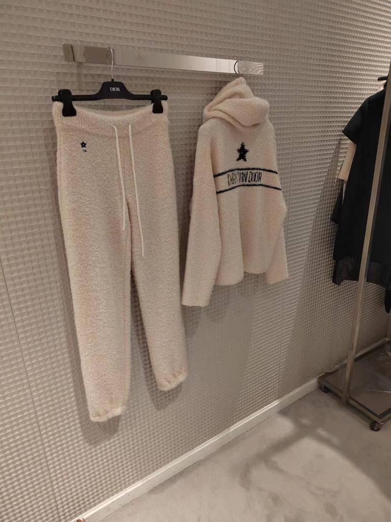 Повседневный костюм Christian Dior BP-15382 Повседневный костюм Christian Dior BP-15382