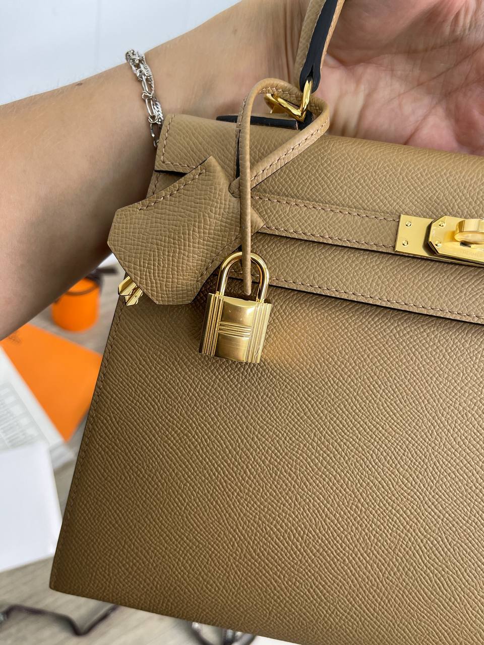 Коллекционная сумка женская Kelly, 25 Epsom GHW Hermes BP-18073 Коллекционная сумка женская Kelly, 25 Epsom GHW Hermes BP-18073