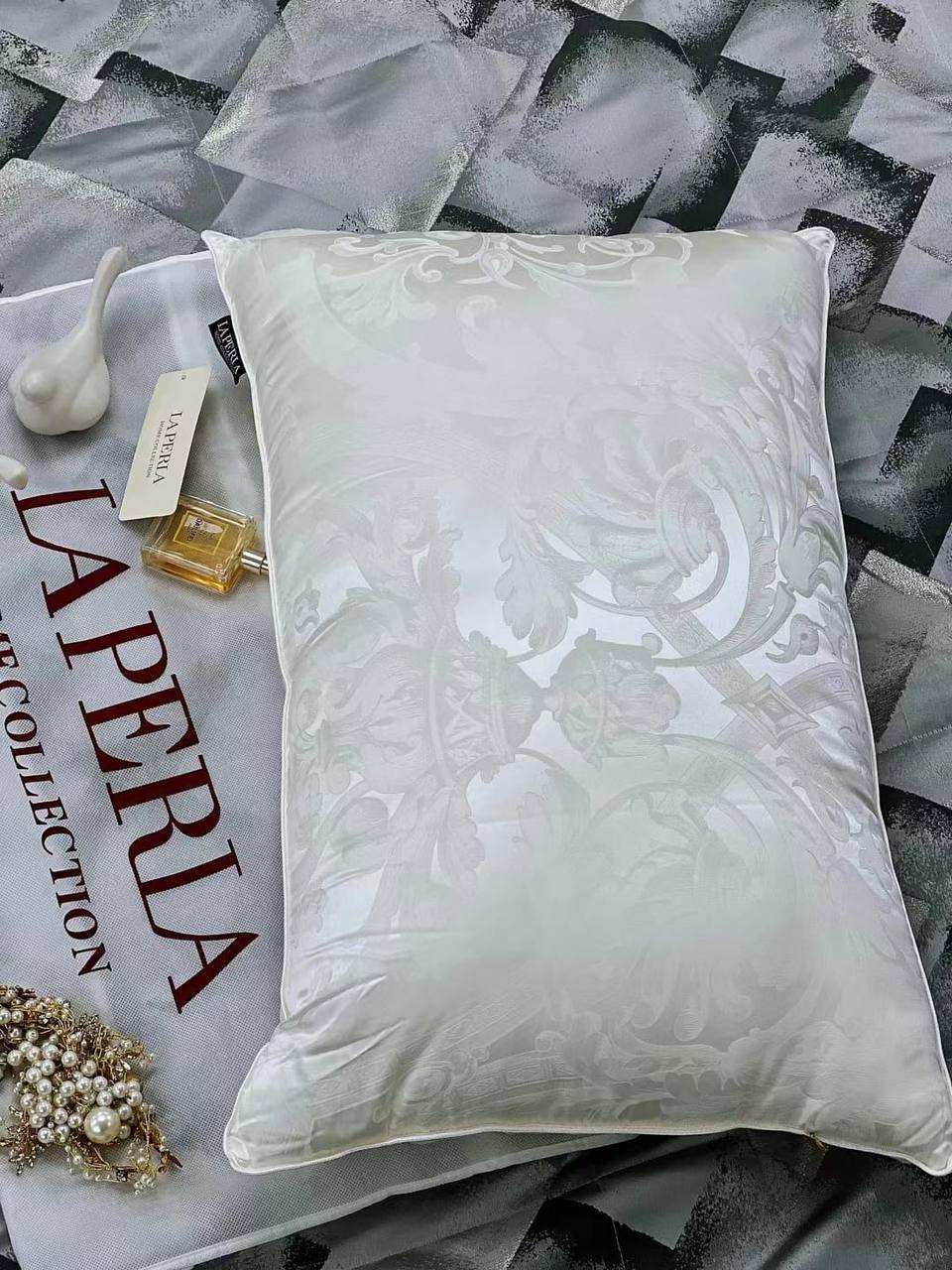 Подушка агатово-серая премиум La Perla BP-18683 Подушка агатово-серая премиум La Perla BP-18683