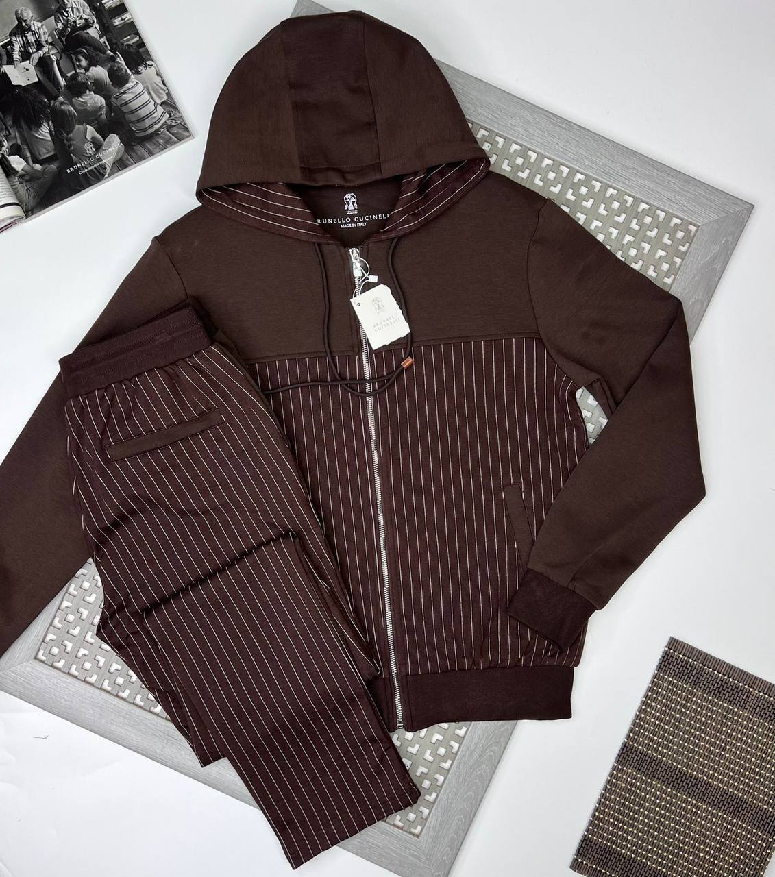 Костюм коричневый с капюшоном спортивный BC BP-18992 Костюм коричневый с капюшоном спортивный BC BP-18992