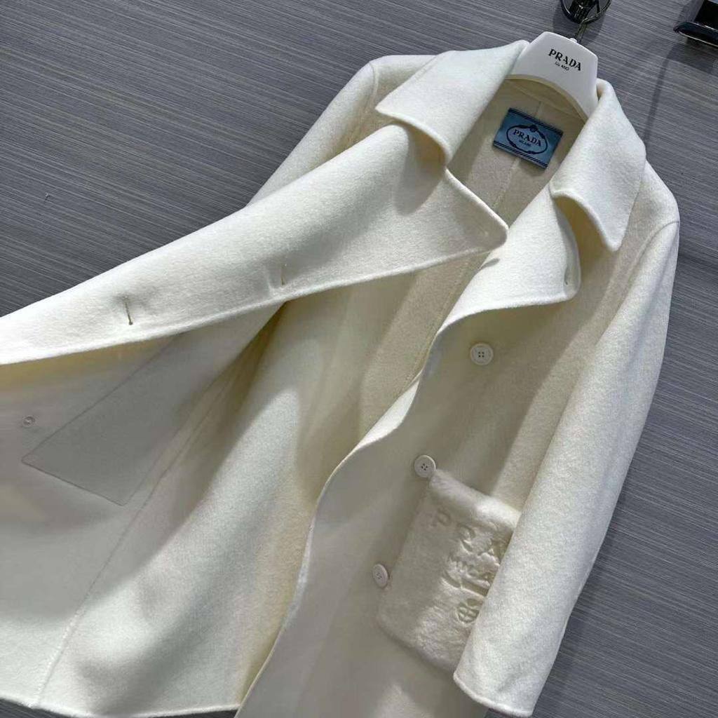 Пальто Prada BP-38981 эксклюзивное Пальто Prada BP-38981 эксклюзивное