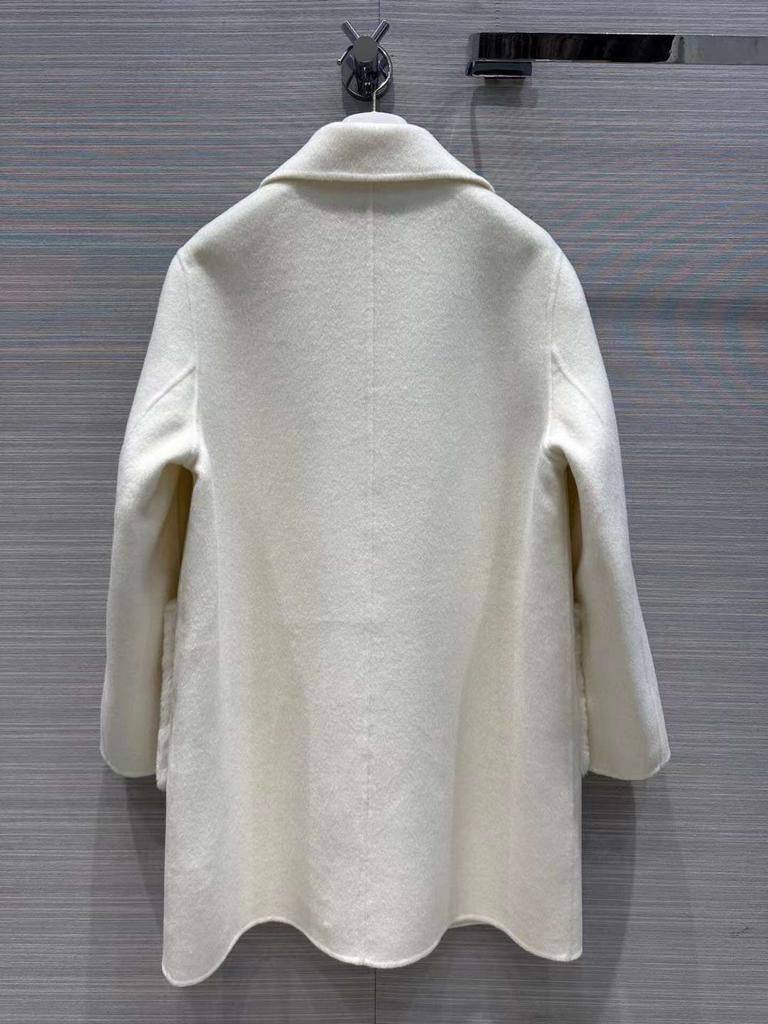 Пальто Prada BP-38981 эксклюзивное Пальто Prada BP-38981 эксклюзивное