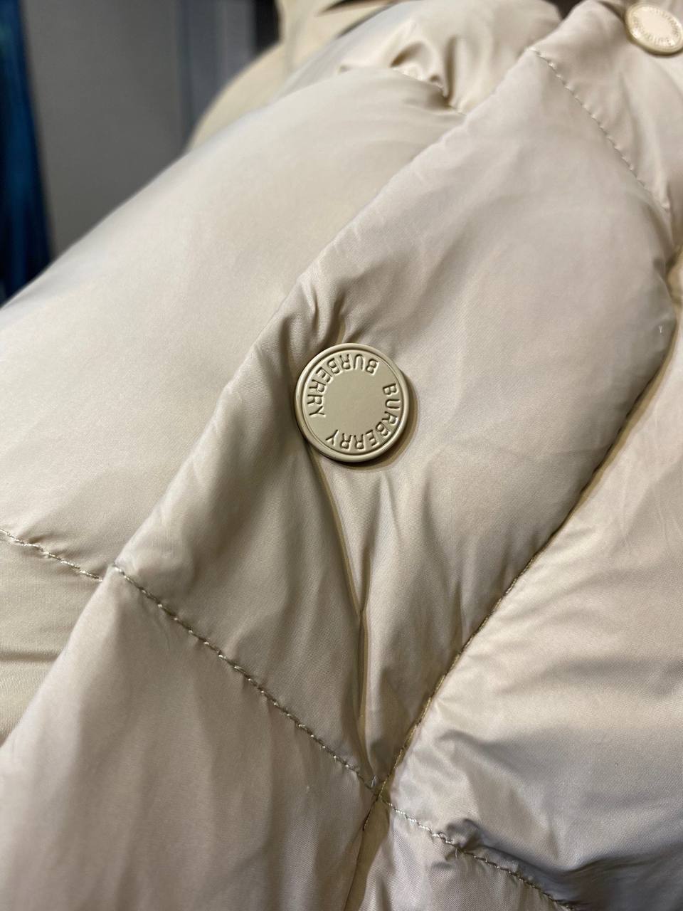 Пуховик-жилет бежевый Burberry BP-709887 Пуховик-жилет бежевый Burberry BP-709887