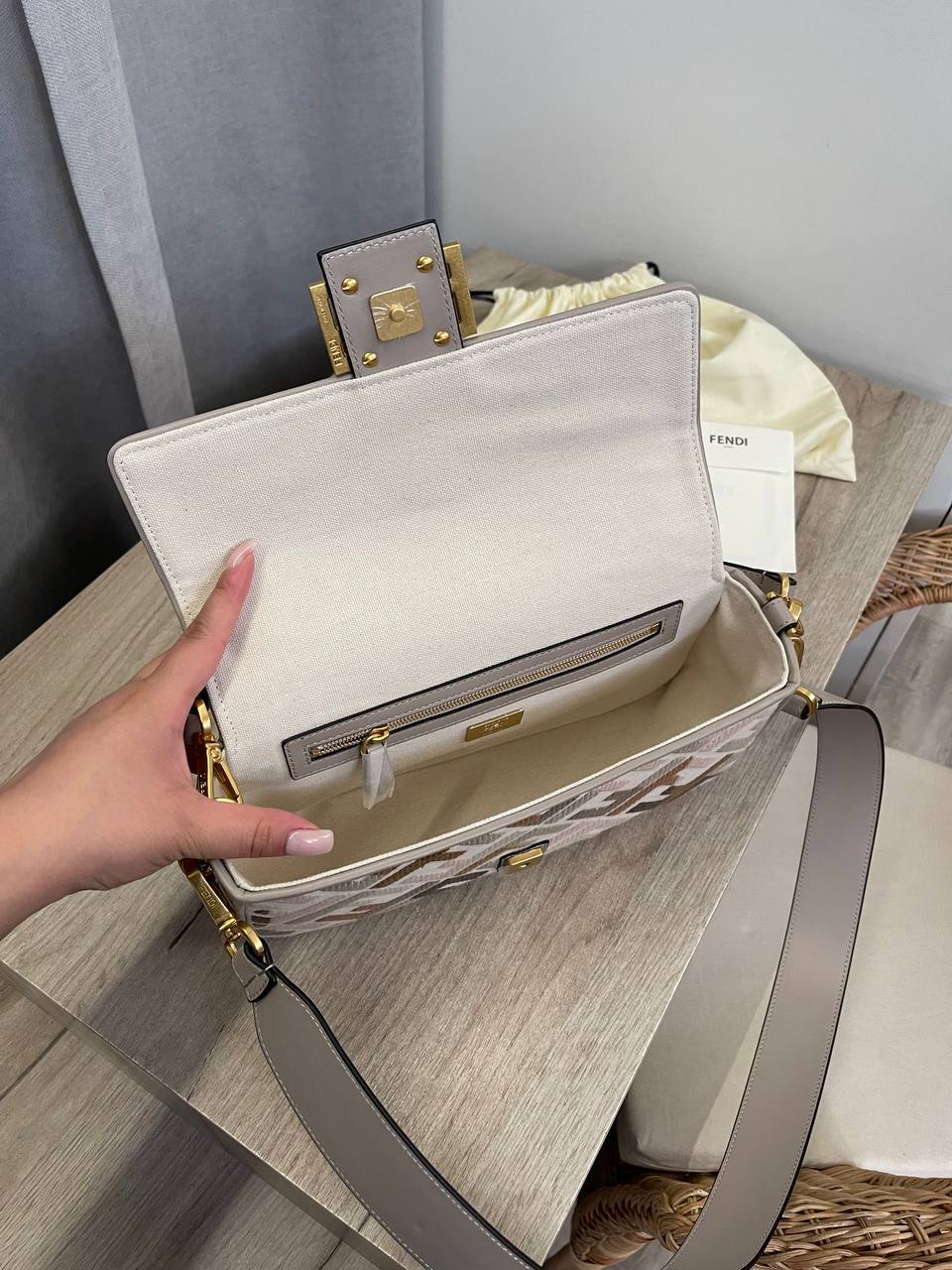 Сумка трендовая женская Fendi BP-51190 Сумка трендовая женская Fendi BP-51190