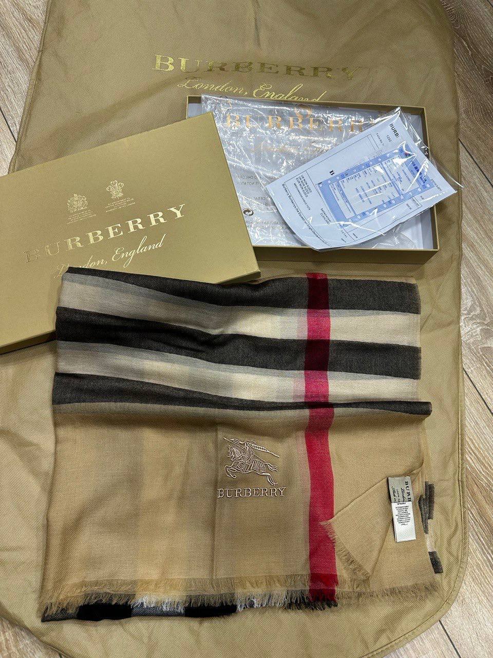 Коллекционный шарф Burberry BP-25457 Коллекционный шарф Burberry BP-25457
