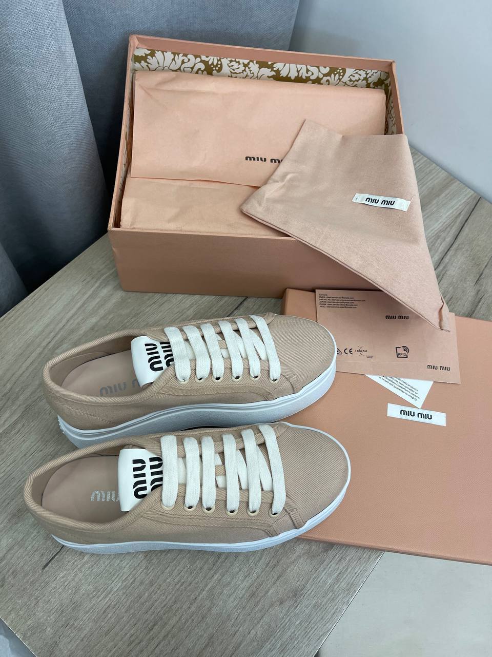 Дизайнерские кеды Miu Miu BP-49939 для женщин Дизайнерские кеды Miu Miu BP-49939 для женщин