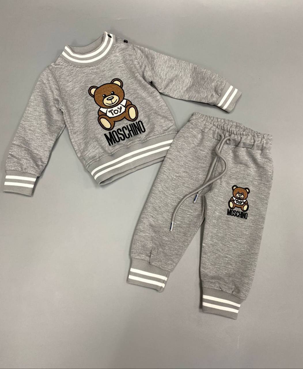 Костюм Moschino премиальный BP-35698 Костюм Moschino премиальный BP-35698