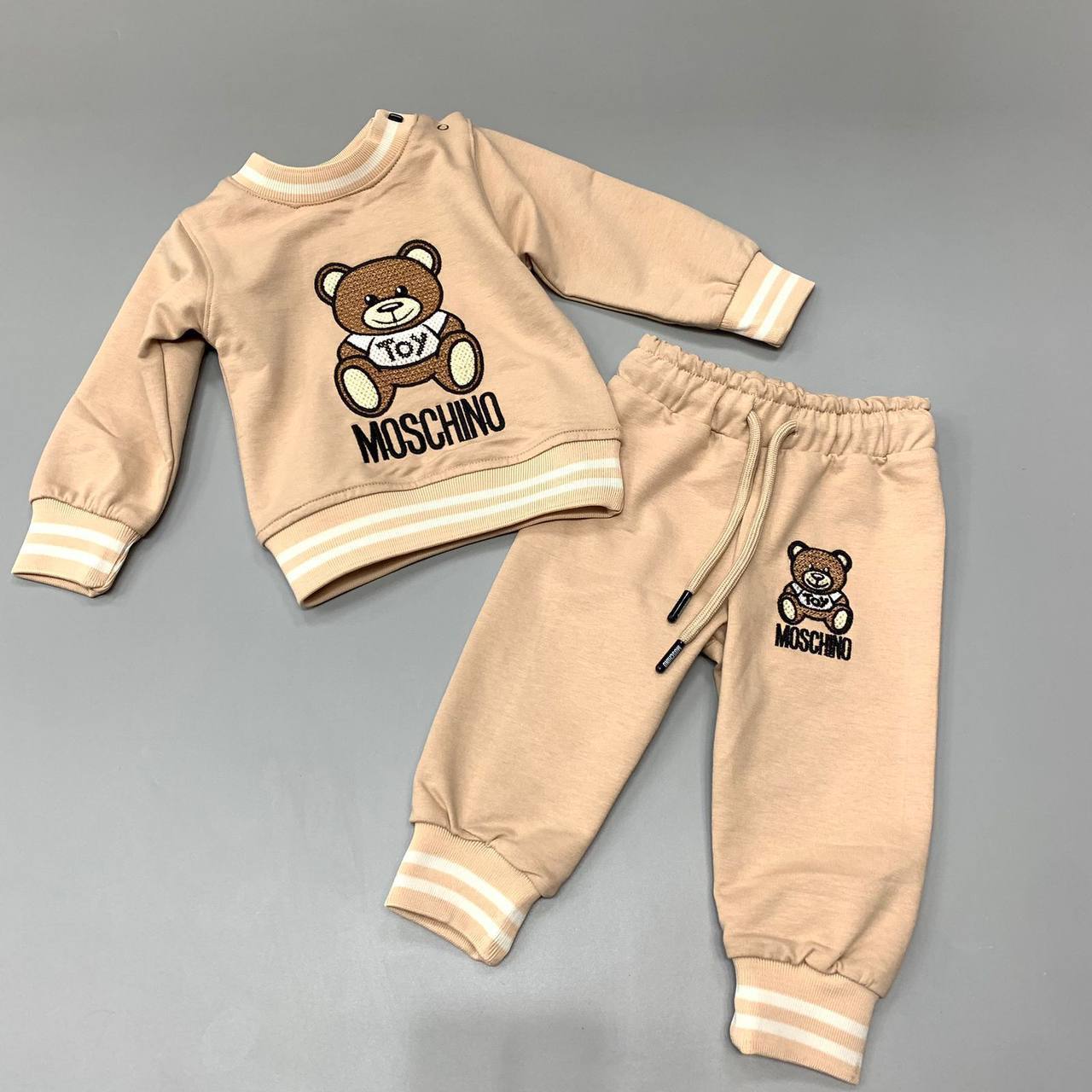 Костюм Moschino стильный BP-27528 Костюм Moschino стильный BP-27528