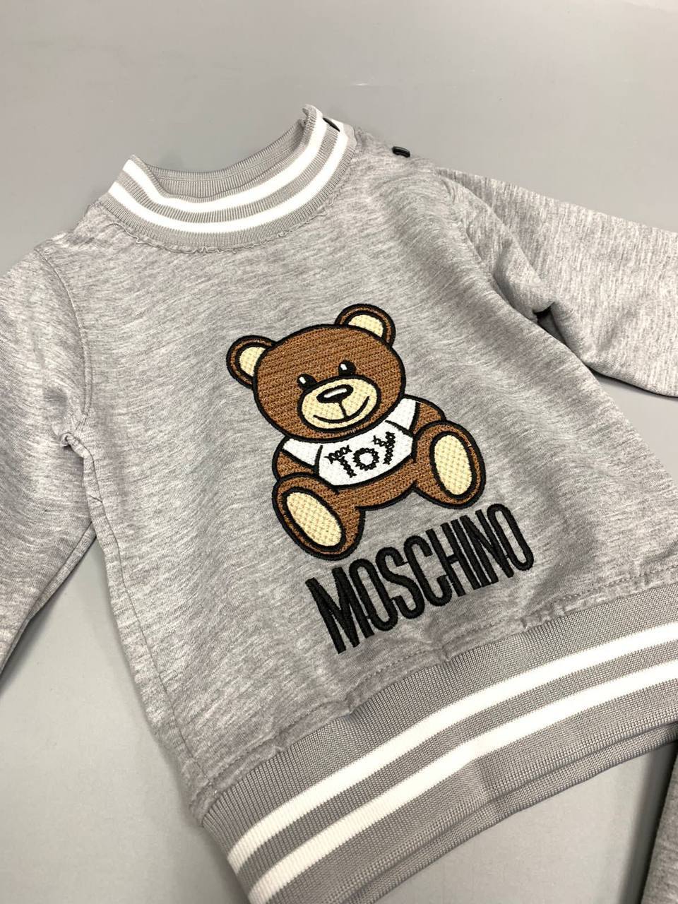 Костюм Moschino премиальный BP-35698 Костюм Moschino премиальный BP-35698