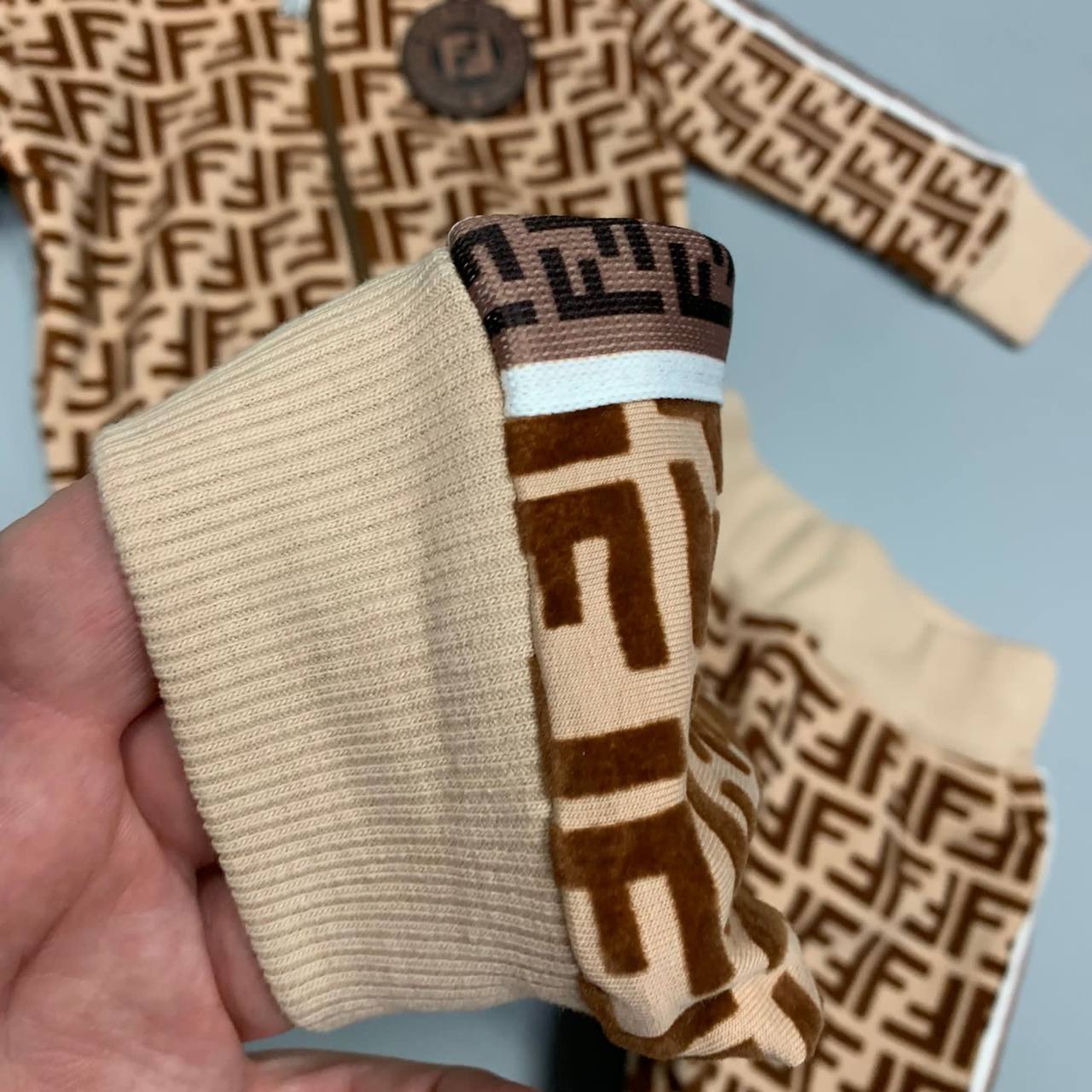 Костюм Fendi стильный BP-35697 Костюм Fendi стильный BP-35697