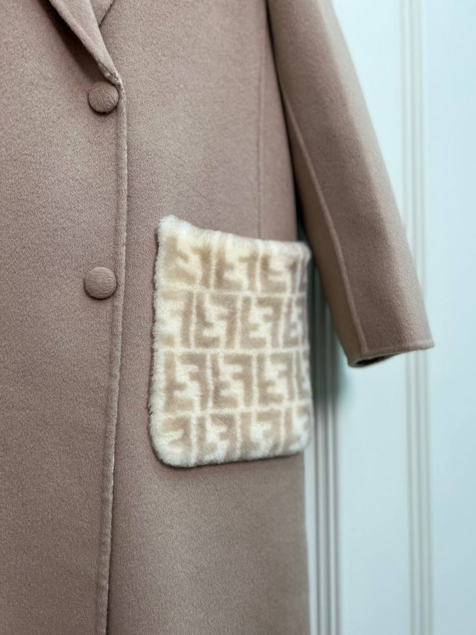 Элитное пальто Fendi BP-19433 Элитное пальто Fendi BP-19433