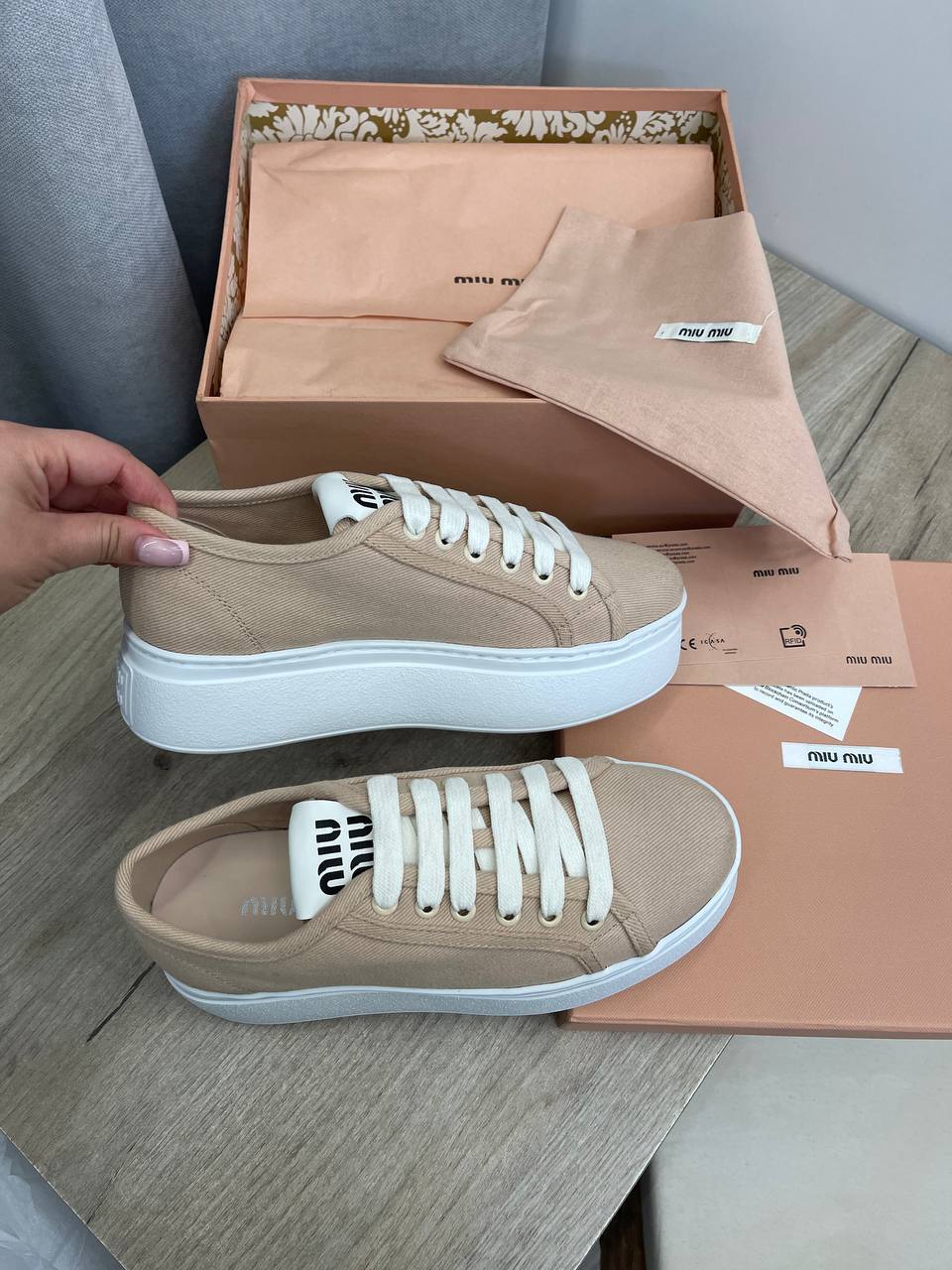 Дизайнерские кеды Miu Miu BP-49939 для женщин Дизайнерские кеды Miu Miu BP-49939 для женщин