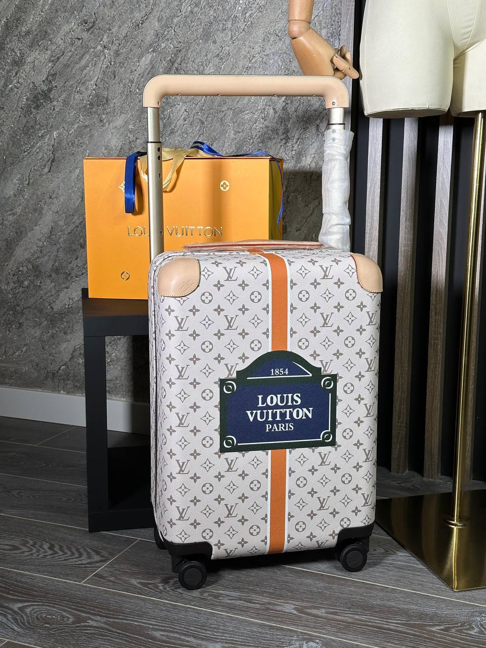 Чемодан для поездок Louis Vuitton BP-40215 Чемодан для поездок Louis Vuitton BP-40215