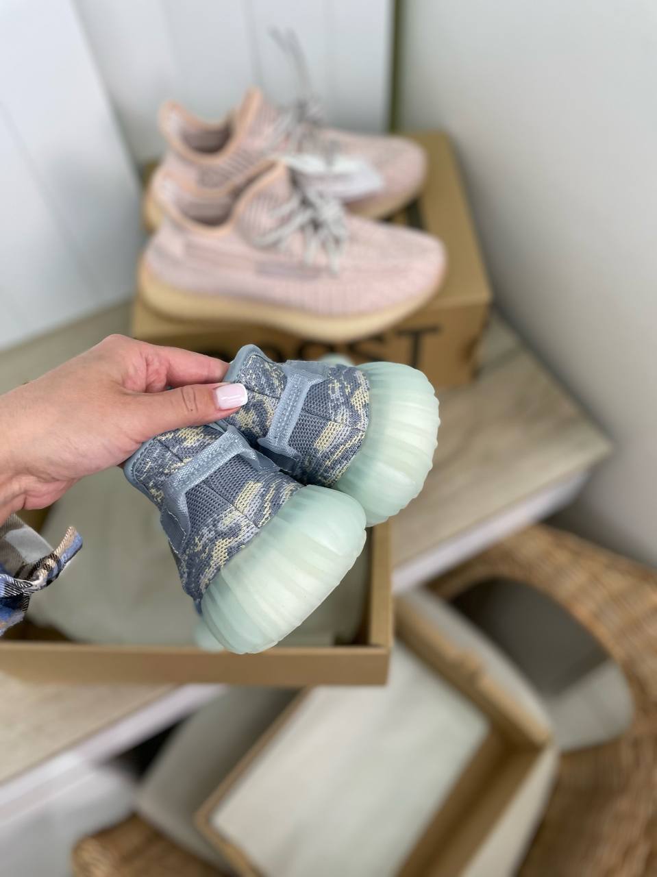 Adidas Yeezy Boost стильные кроссовки BP-33897 Adidas Yeezy Boost стильные кроссовки BP-33897