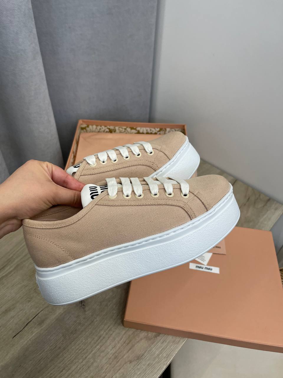 Дизайнерские кеды Miu Miu BP-49939 для женщин Дизайнерские кеды Miu Miu BP-49939 для женщин