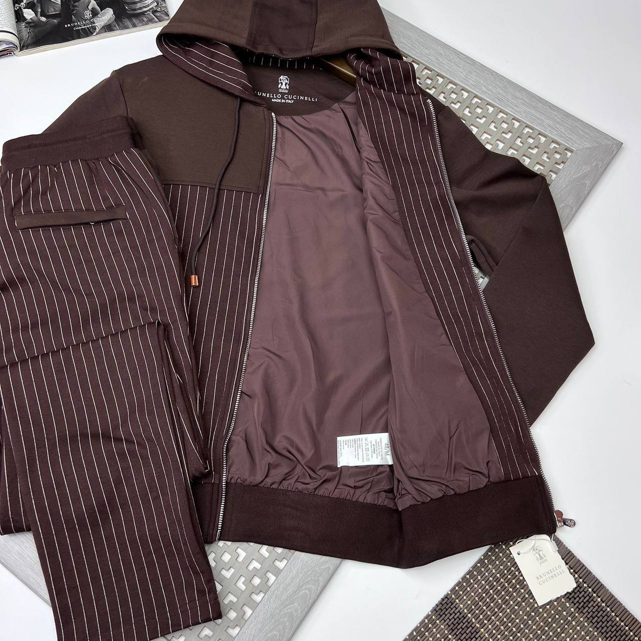 Костюм коричневый с капюшоном спортивный BC BP-18992 Костюм коричневый с капюшоном спортивный BC BP-18992