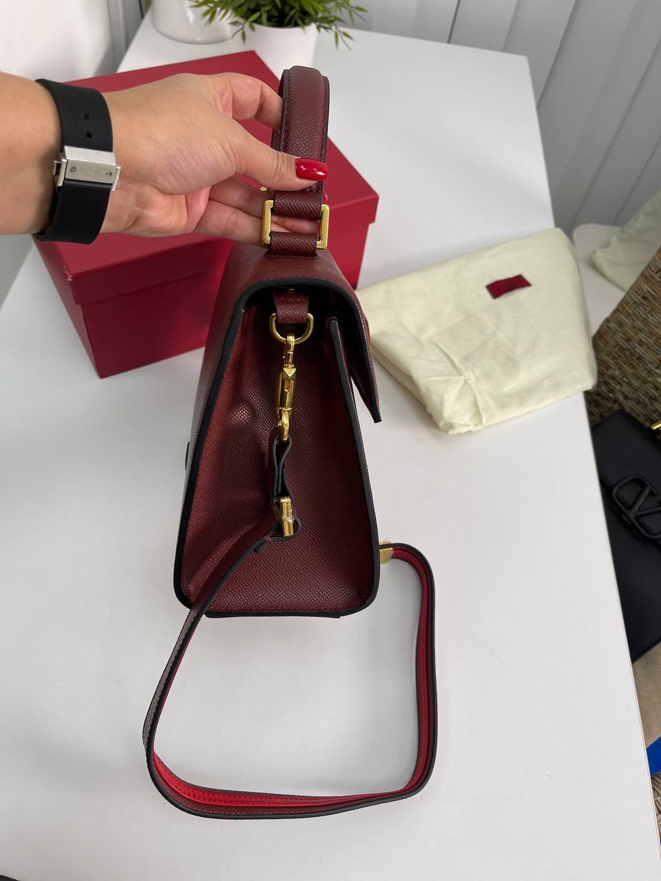 Трендовая женская сумка красно-пурпурная 25 см Valentino BP-21059 Трендовая женская сумка красно-пурпурная 25 см Valentino BP-21059