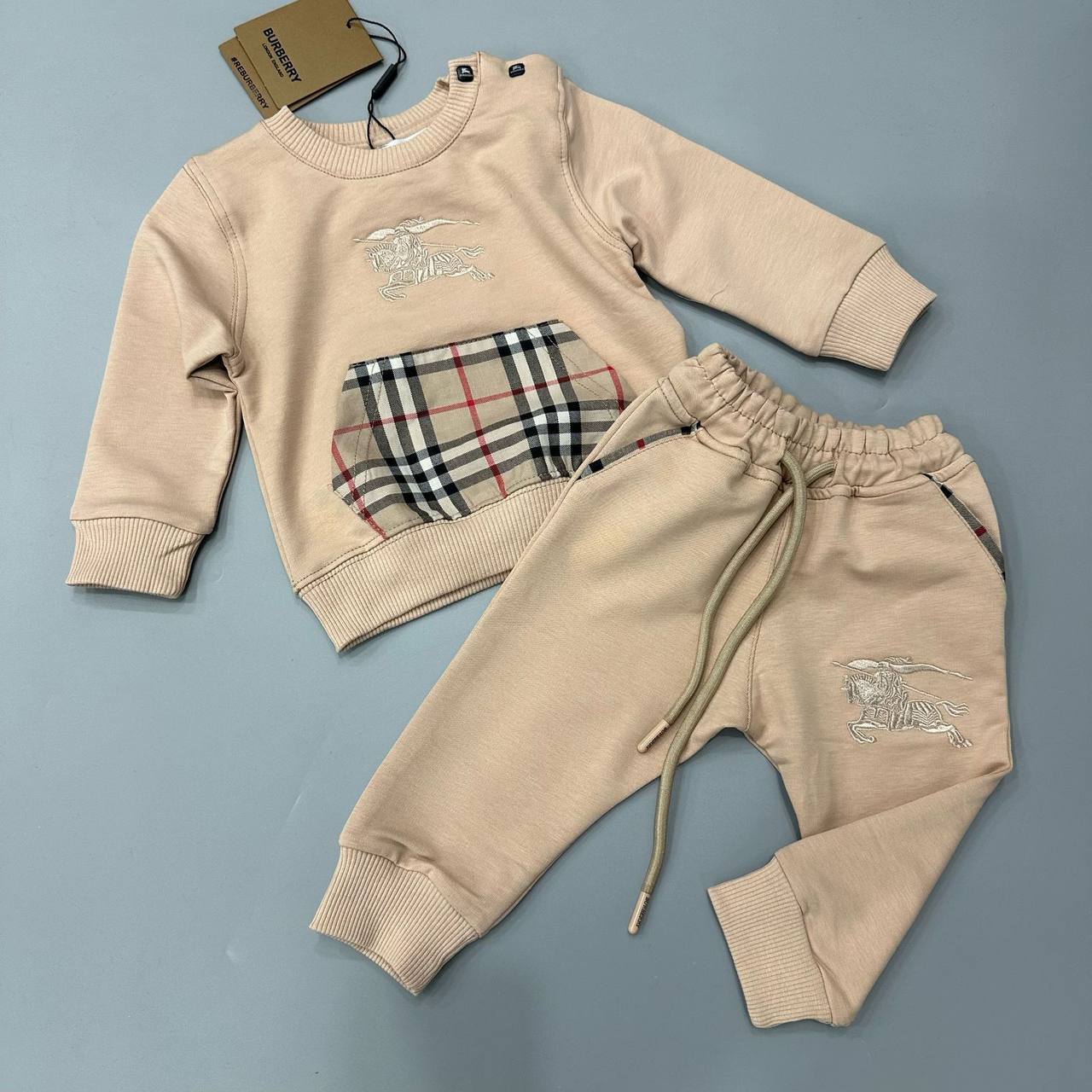 Burberry костюм BP-46124 Burberry костюм BP-46124