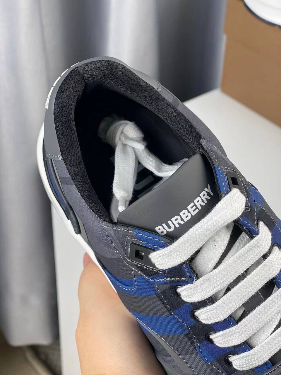 Burberry эксклюзивные кроссовки BP-19706 Burberry эксклюзивные кроссовки BP-19706