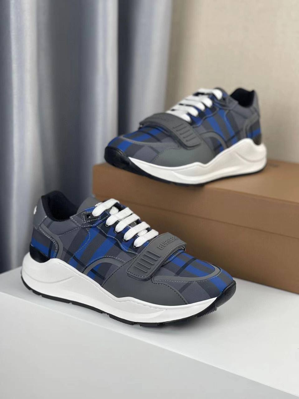 Burberry эксклюзивные кроссовки BP-19706 Burberry эксклюзивные кроссовки BP-19706