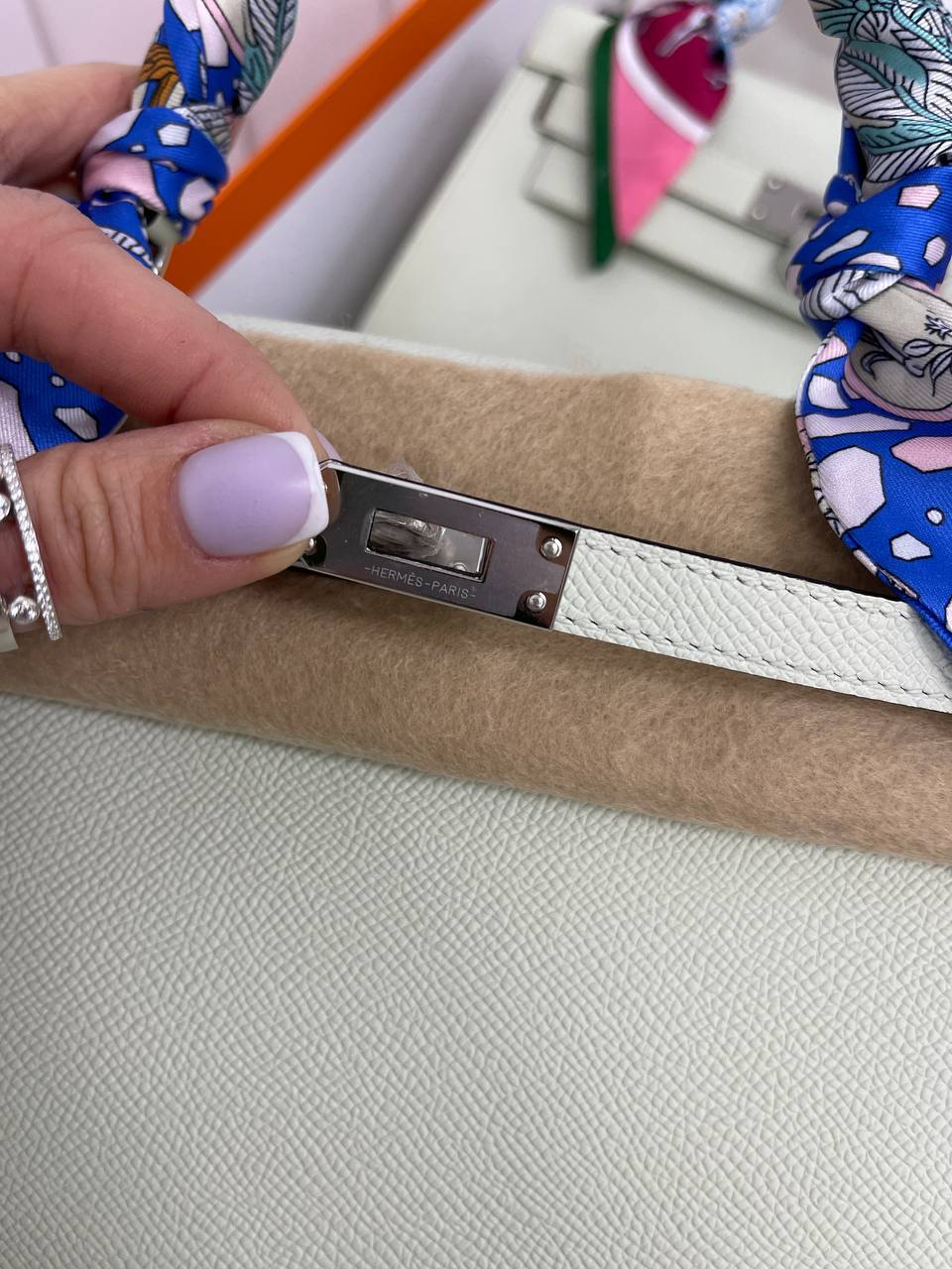 Элегантная женская сумка Kelly, 25 см из epsom кожи Hermes BP-28572 Элегантная женская сумка Kelly, 25 см из epsom кожи Hermes BP-28572