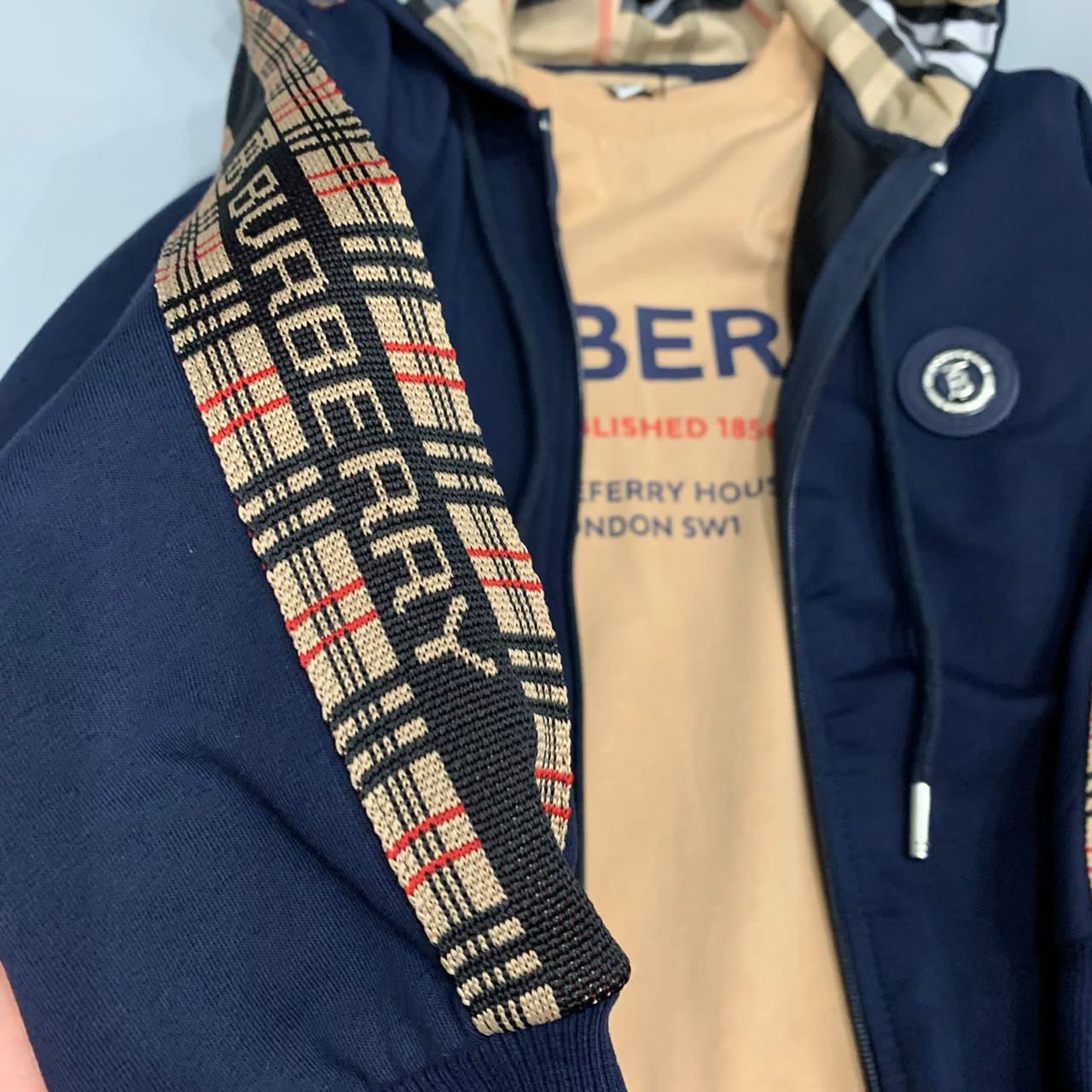 Burberry 3-ка костюм BP-36257 Burberry 3-ка костюм BP-36257