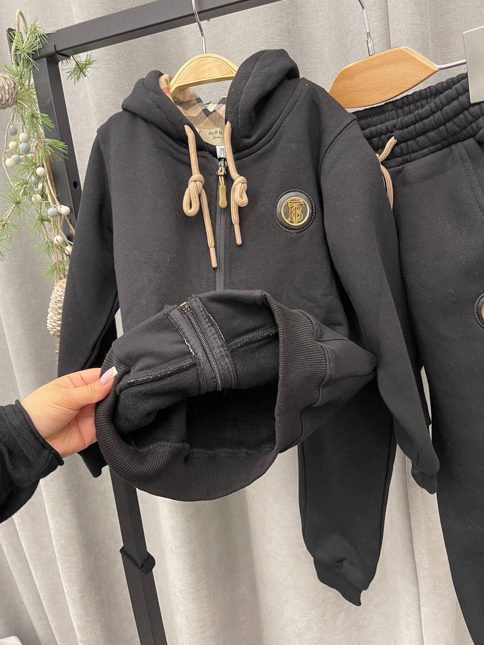 Спортивный костюм Burberry BP-45098 Спортивный костюм Burberry BP-45098