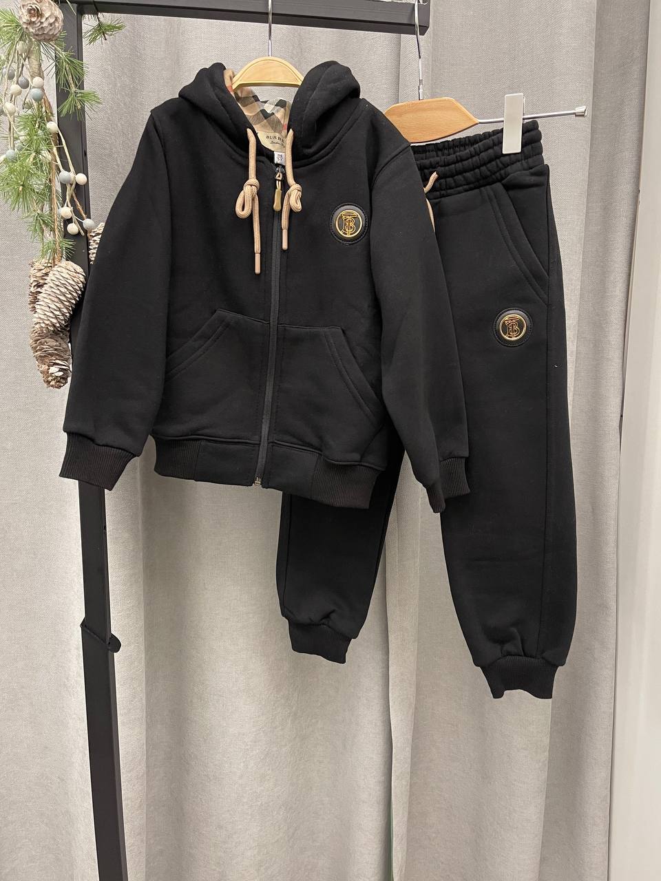 Спортивный костюм Burberry BP-45098 Спортивный костюм Burberry BP-45098