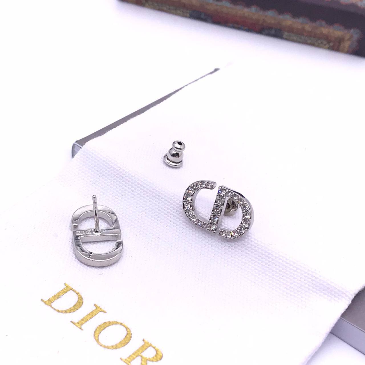 Трендовые серьги Christian Dior BP-15081 Трендовые серьги Christian Dior BP-15081