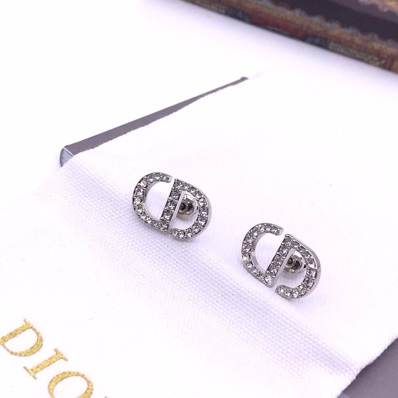 Трендовые серьги Christian Dior BP-15081 Трендовые серьги Christian Dior BP-15081