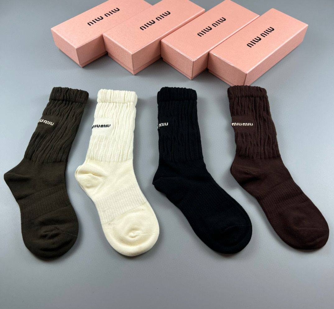 Носки повседневные Miu Miu BP-48824 Носки повседневные Miu Miu BP-48824