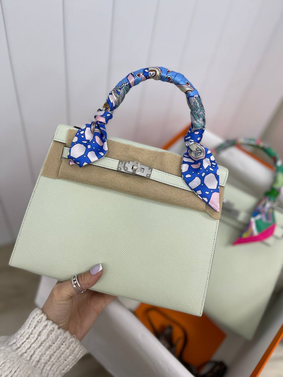 Элегантная женская сумка Kelly, 25 см из epsom кожи Hermes BP-28572 Элегантная женская сумка Kelly, 25 см из epsom кожи Hermes BP-28572