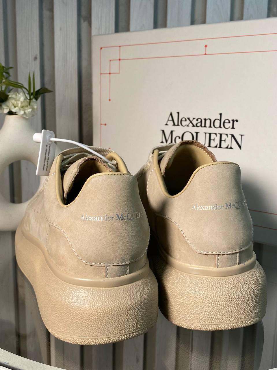Замшевые ботинки бежевые BP-176171 Alexander McQueen Замшевые ботинки бежевые BP-176171 Alexander McQueen