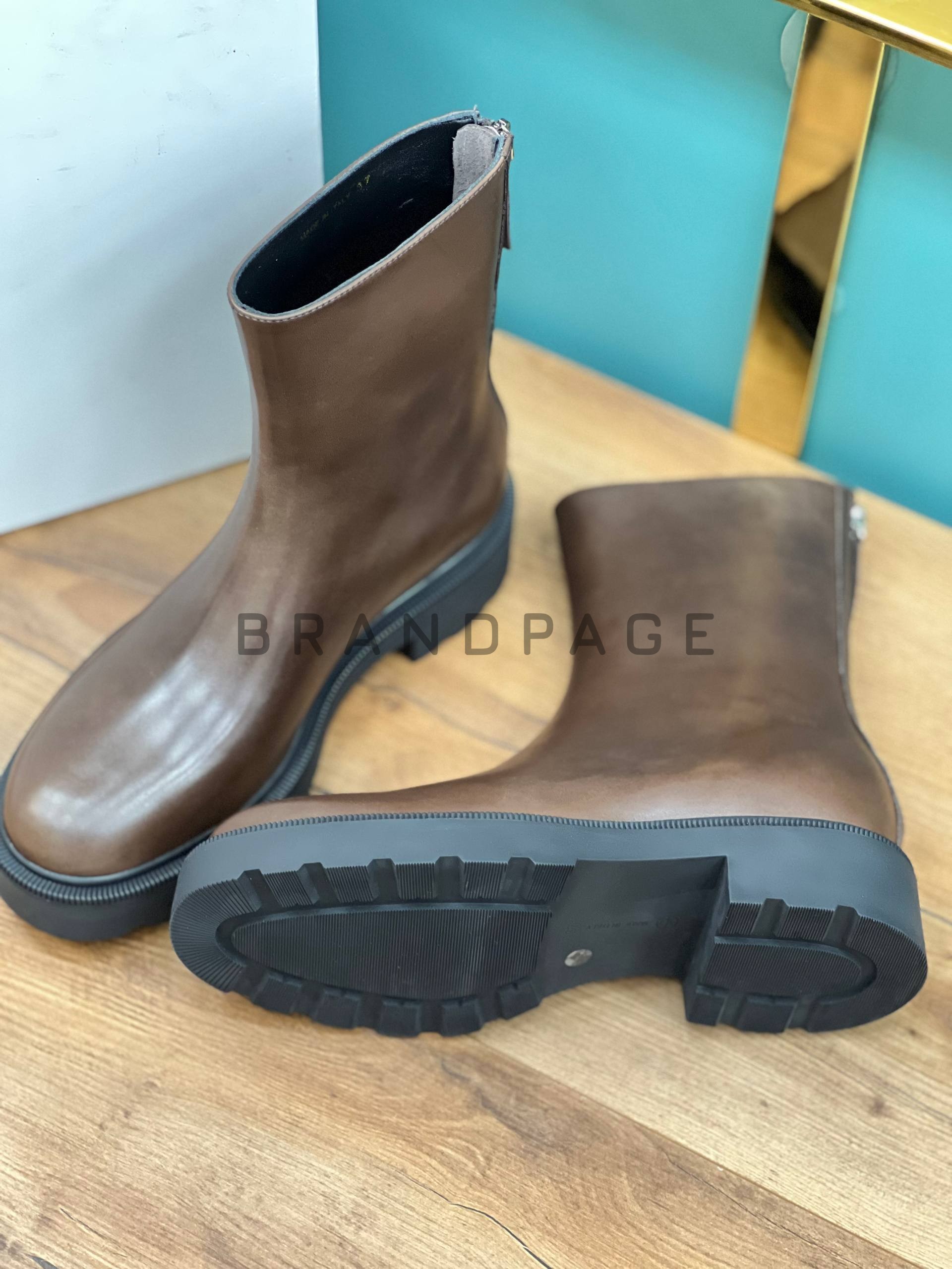 Женские кожаные сапоги The Row Nobilis Fast Женские кожаные сапоги The Row Nobilis Fast