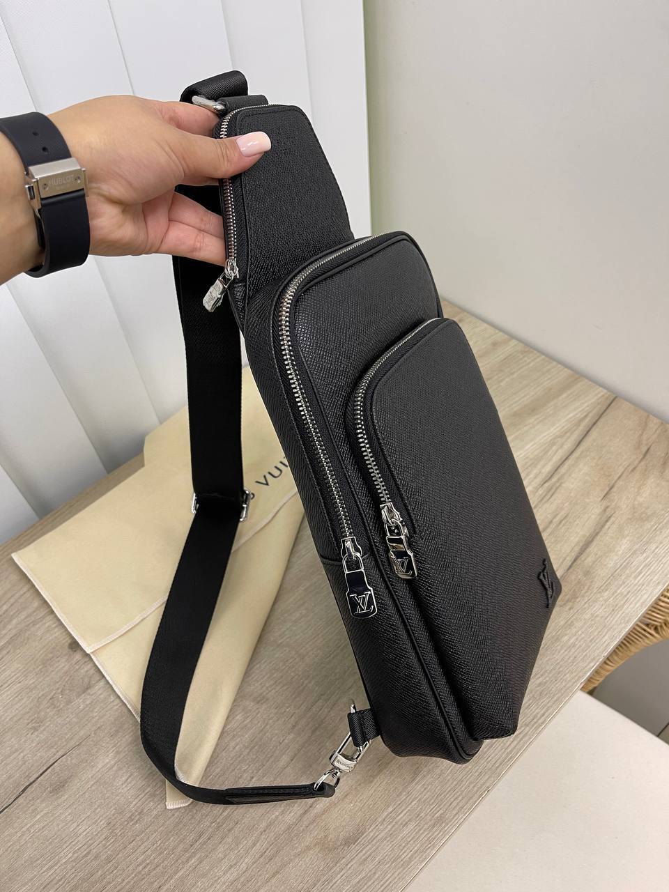 Сумка-слинг стильная Louis Vuitton BP-21980 Сумка-слинг стильная Louis Vuitton BP-21980