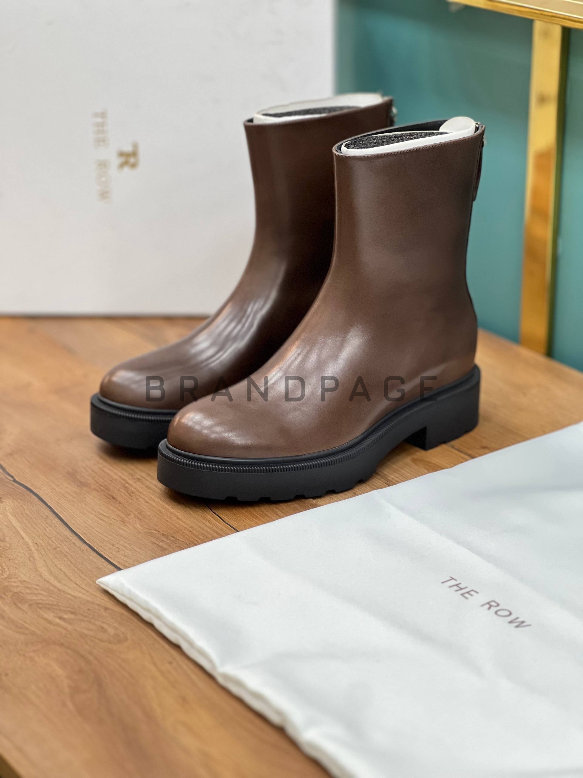 Женские кожаные сапоги The Row Nobilis Fast Женские кожаные сапоги The Row Nobilis Fast