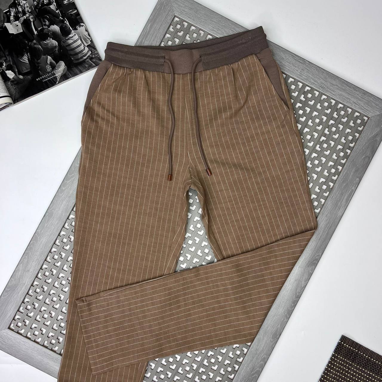 Коричневый спортивный костюм с молнией BC BP-18991 Коричневый спортивный костюм с молнией BC BP-18991