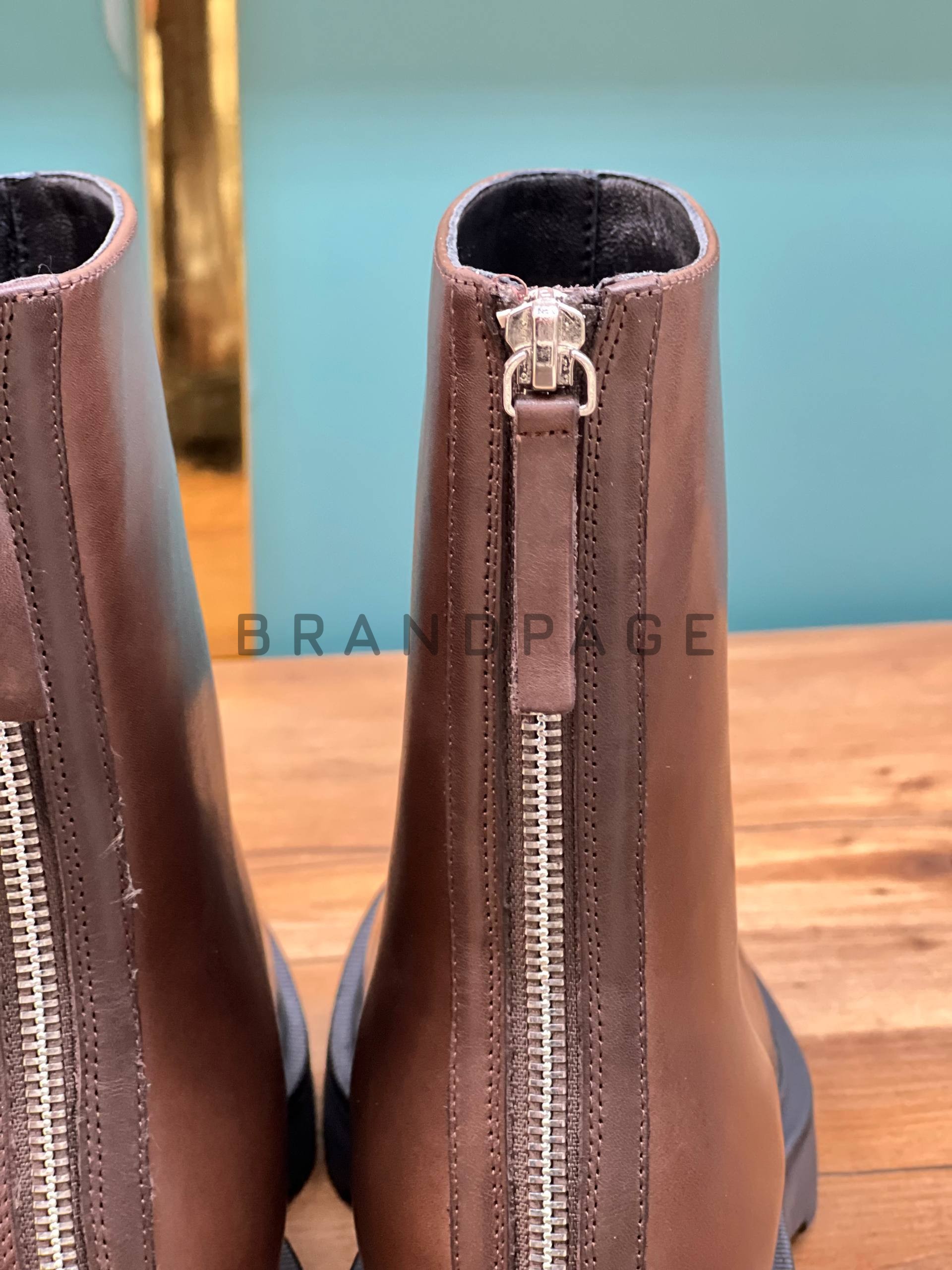 Женские кожаные сапоги The Row Nobilis Fast Женские кожаные сапоги The Row Nobilis Fast