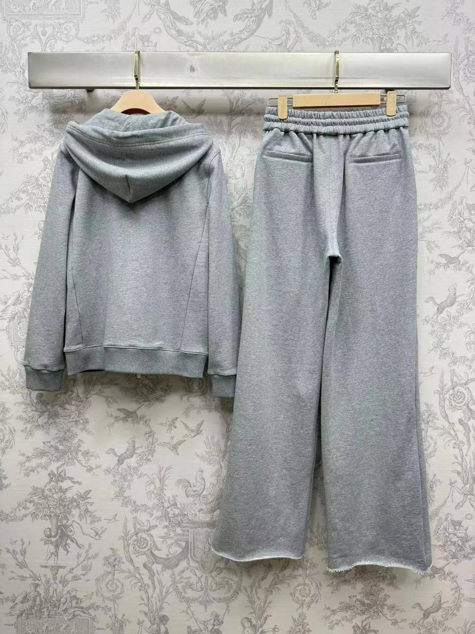 Коллекционный спортивный костюм Miu Miu BP-53414 Коллекционный спортивный костюм Miu Miu BP-53414