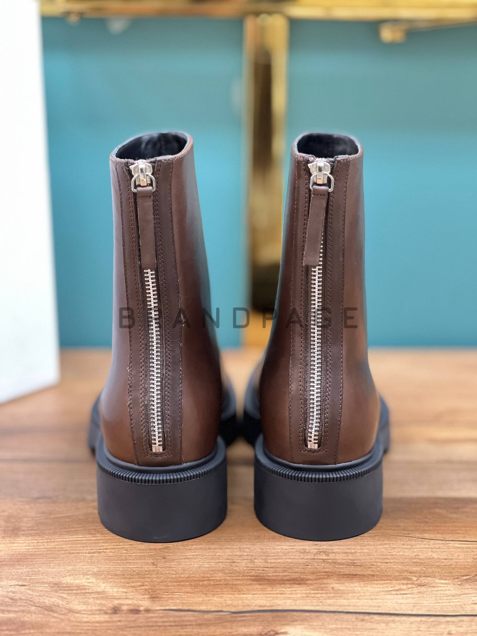 Женские кожаные сапоги The Row Nobilis Fast Женские кожаные сапоги The Row Nobilis Fast