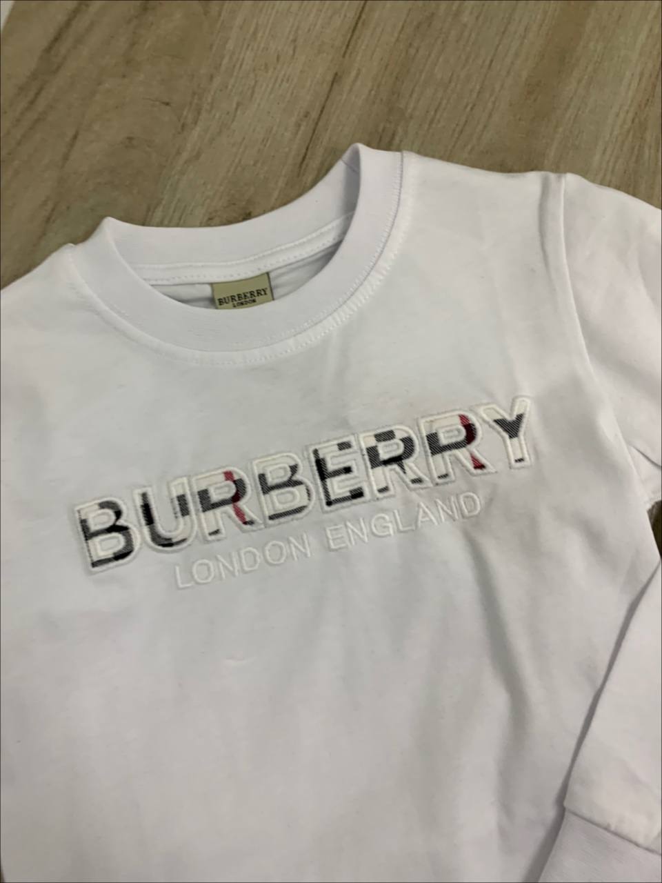 Элитный лонгслив Burberry BP-37760 Элитный лонгслив Burberry BP-37760