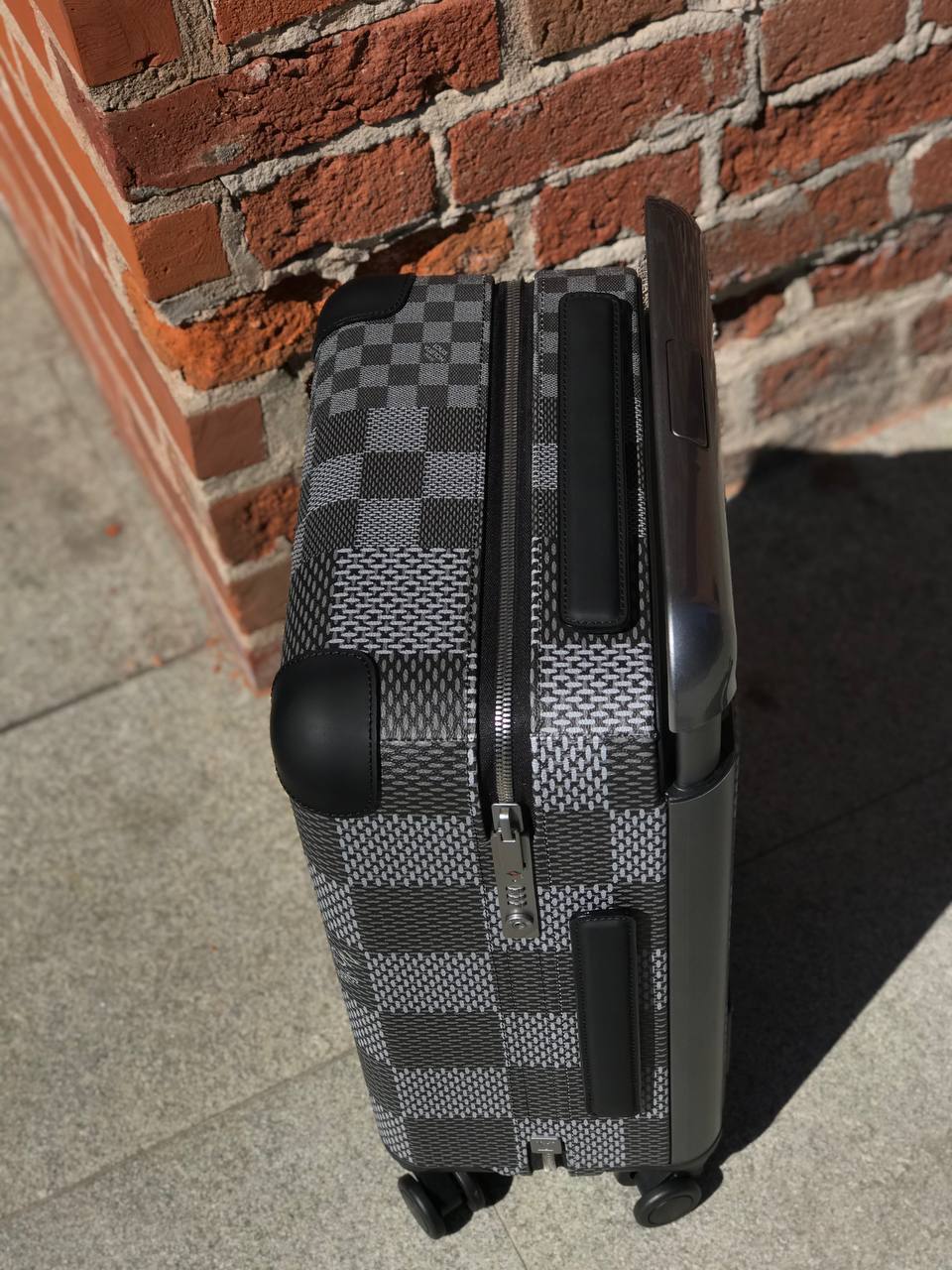 Louis Vuitton чемодан BP-19098 Louis Vuitton чемодан BP-19098