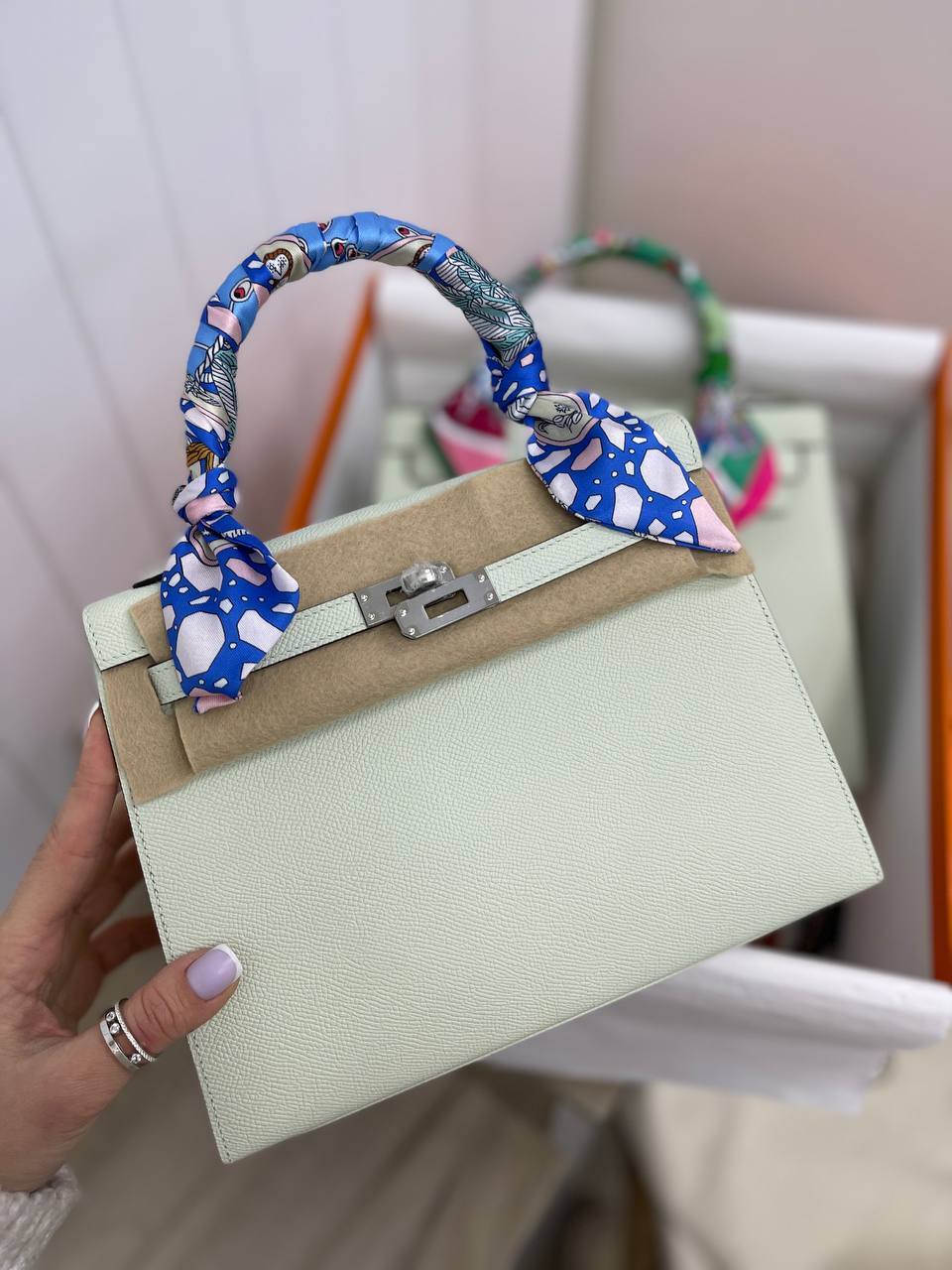 Элегантная женская сумка Kelly, 25 см из epsom кожи Hermes BP-28572 Элегантная женская сумка Kelly, 25 см из epsom кожи Hermes BP-28572