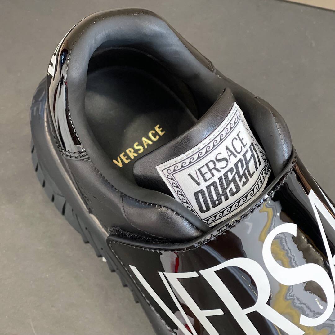 Мужские стильные кроссовки Versace BP-24121 Мужские стильные кроссовки Versace BP-24121