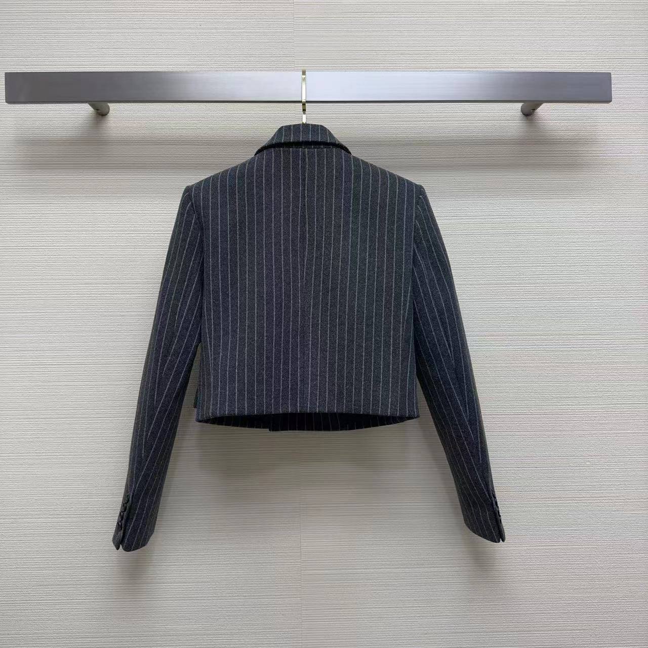 Трендовый жакет Yves Saint Laurent BP-41092 Трендовый жакет Yves Saint Laurent BP-41092