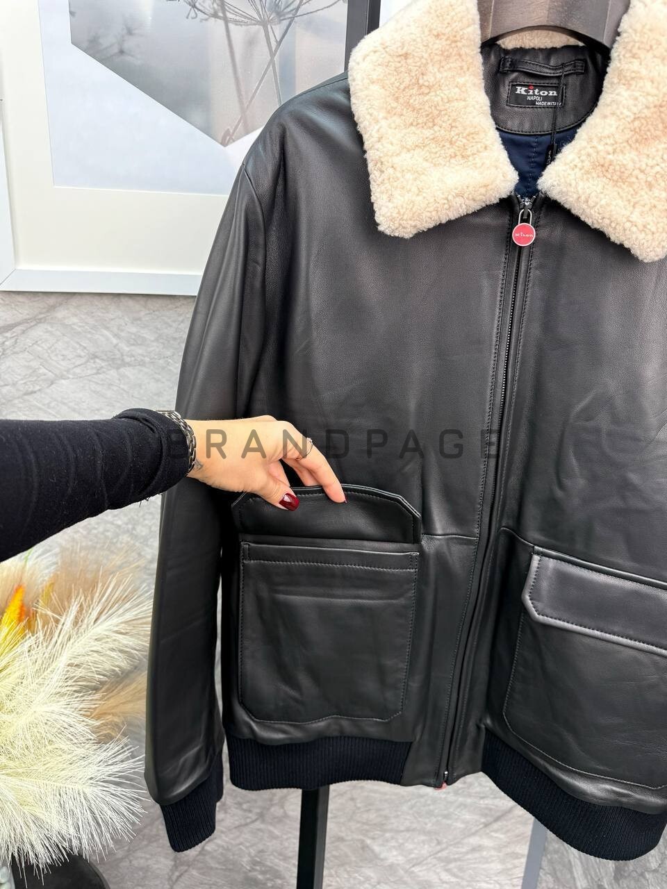 Кожаная куртка из овечьей кожи Kiton BPLUX5674 Кожаная куртка из овечьей кожи Kiton BPLUX5674