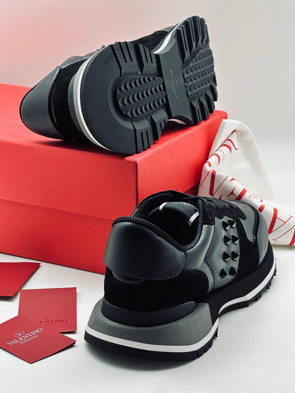 Valentino кожаные кроссовки BP-40218 Valentino кожаные кроссовки BP-40218