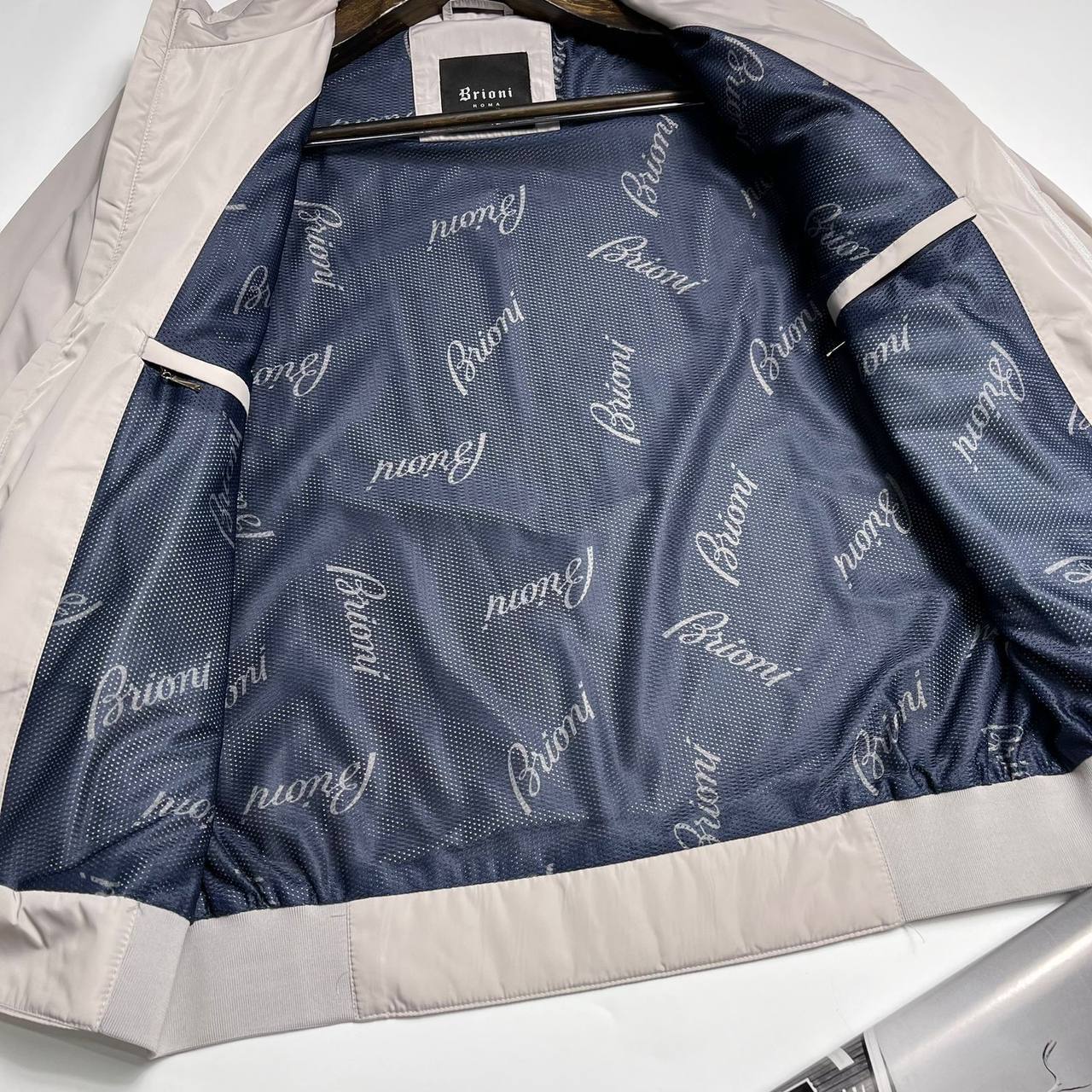 Стильная куртка Brioni BP-18249 для мужчин Стильная куртка Brioni BP-18249 для мужчин