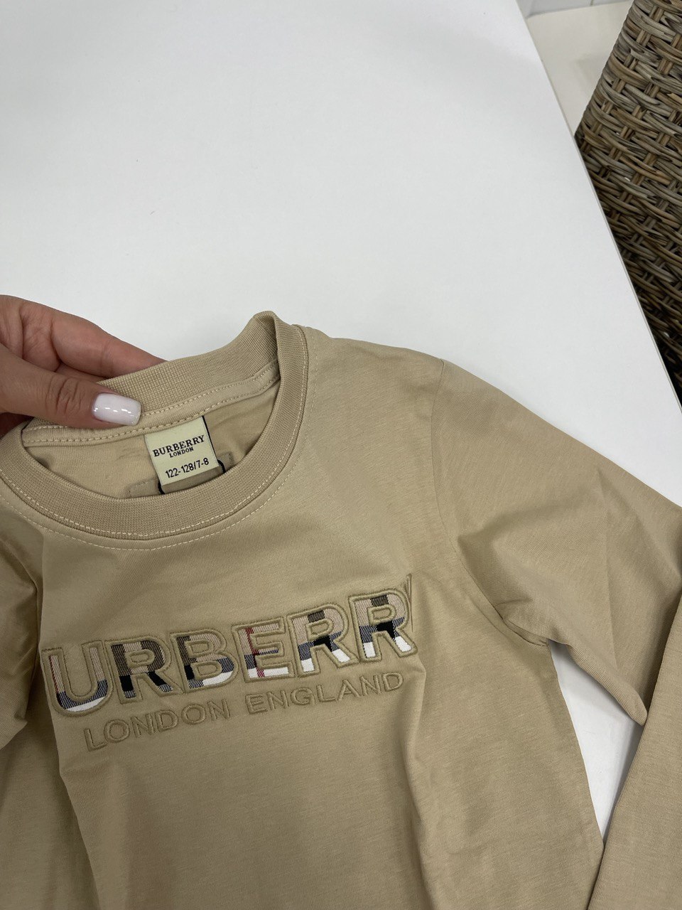 Лонгслив трендовый Burberry BP-37762 Лонгслив трендовый Burberry BP-37762